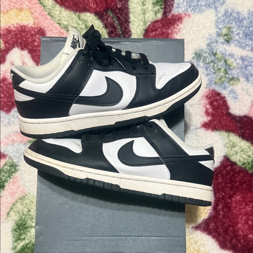 Nike Low-Top Sneakers in Black and White